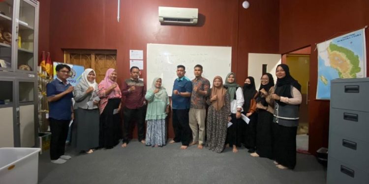 Pemberian Tali Asih Untuk Mahasiswa Yang Mengalami Kemalangan