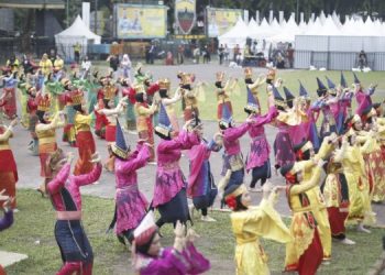 200 Mahasiswa PGSD UMSU Berpartisipasi Pecahkan Rekor MURI Tarian Massal Jenis Tari Etnis Terbanyak